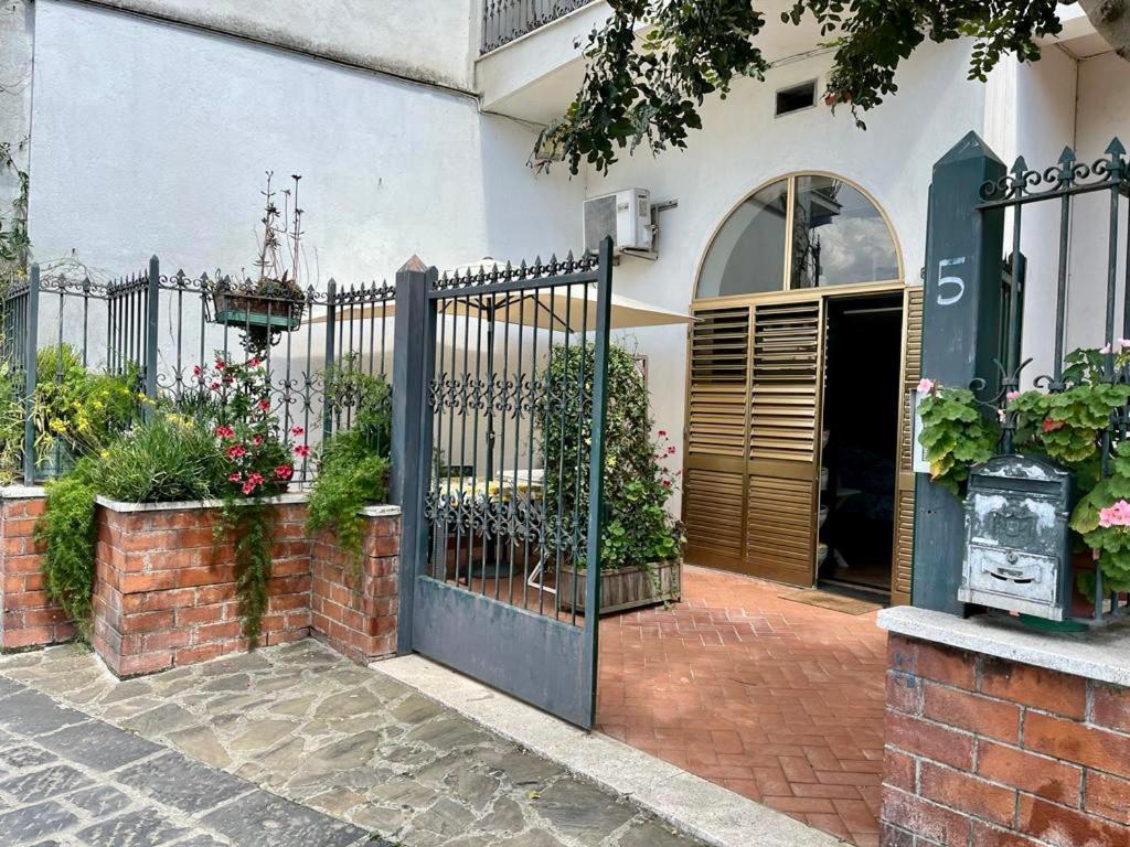 شقة Casa Violante فيكو إيكوينس المظهر الخارجي الصورة
